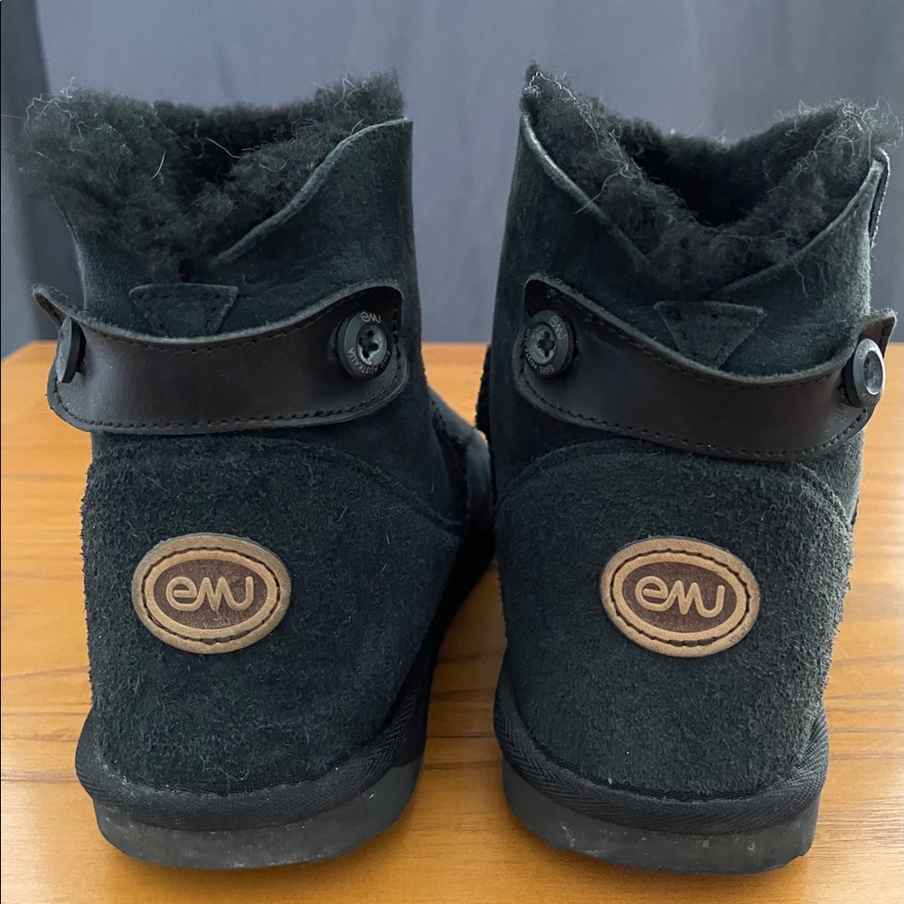 EMU short black boot